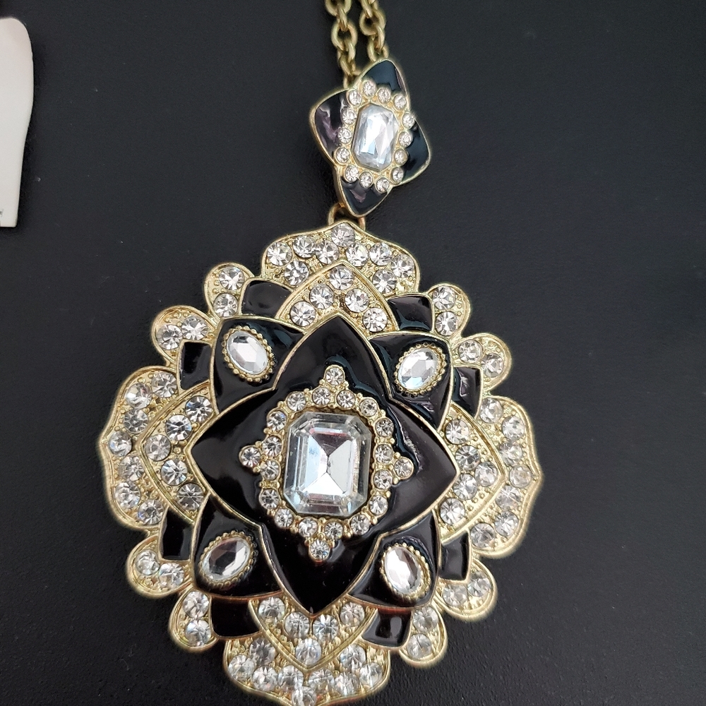 Necklace NWT